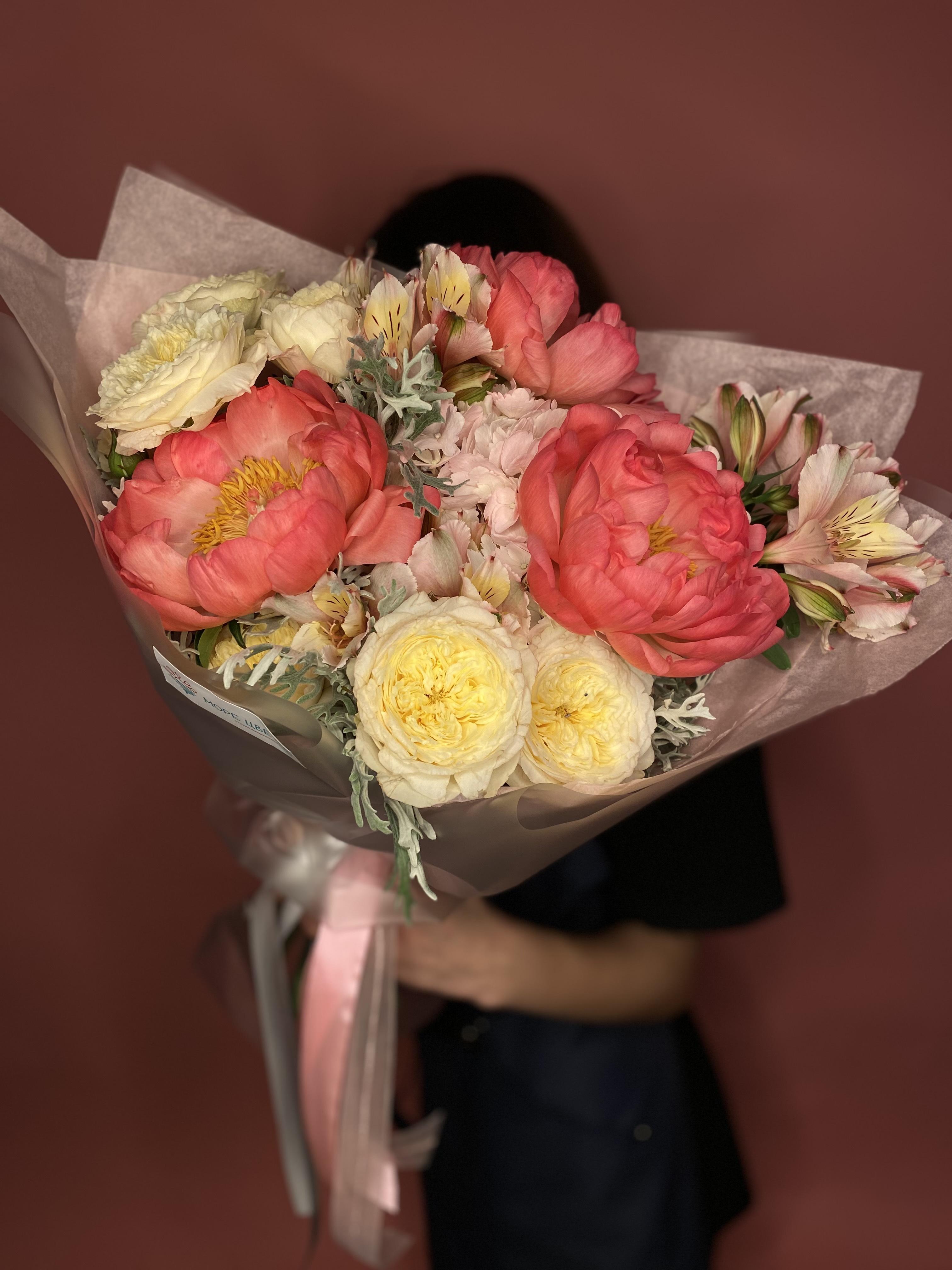 букет. авторский букет цветов. букеты сочи. букеты сочи. заказать цветы в сочи с доставкой.